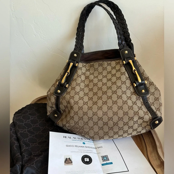 Authentic Gucci Pelham Shoulder Bag GG Canvas with COA - Picture 2 of 11